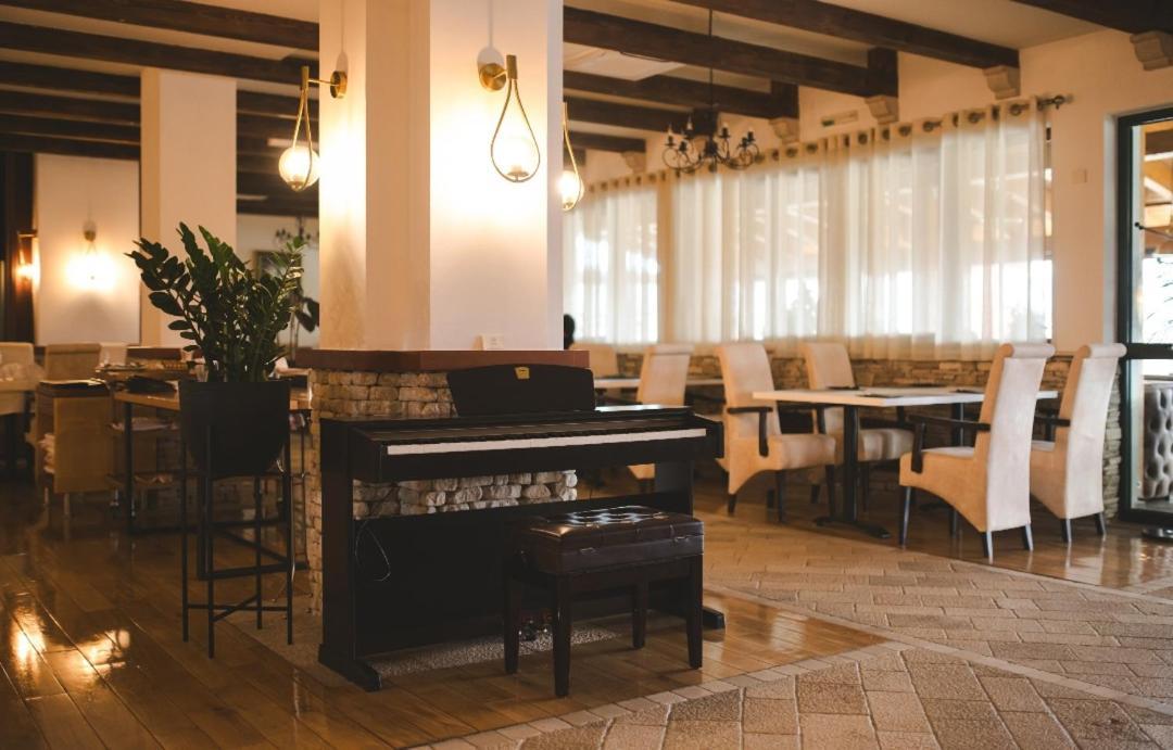 Hotel Marshal Niksic Exterior photo